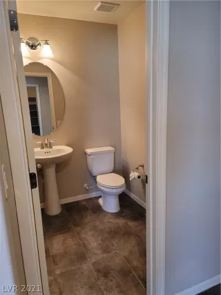 Photo #6: 2304439 Listing 