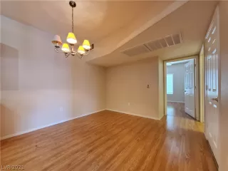 Photo #2: 2304449 Listing