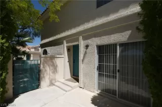 Photo #4: 2304455 Listing