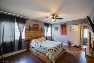 Photo #1: 2304462 Listing 