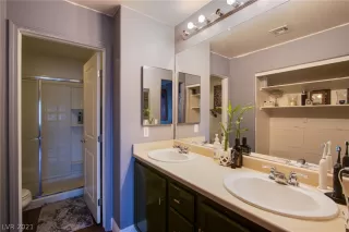 Photo #2: 2304462 Listing 