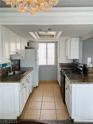 Photo #4: 2304464 Listing