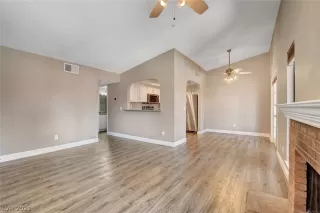 Photo #1: 2304468 Listing