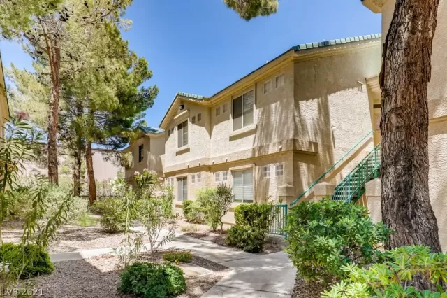 MLS: 2304562 Condo For Sale