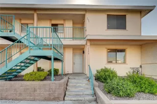 Photo #2: 2304568 Listing