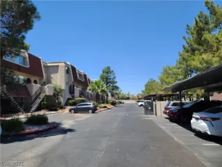 Photo #1: 2304573 Listing