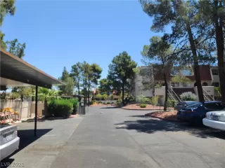 Photo #2: 2304573 Listing