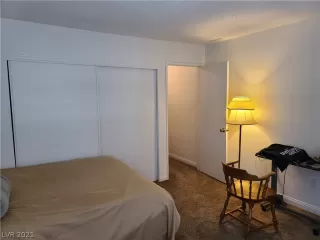 Photo #4: 2304573 Listing