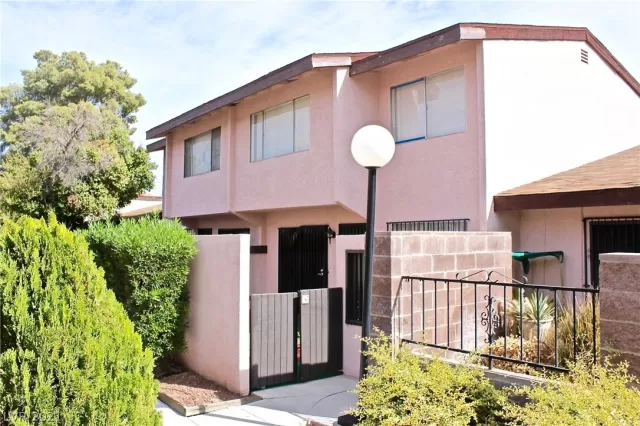 MLS: 2304599 Condo For Sale