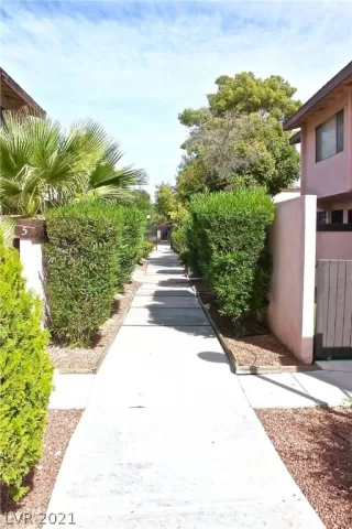 Photo #1: 2304599 Listing 