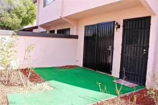 Photo #2: 2304599 Listing 