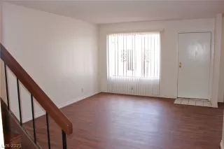 Photo #6: 2304599 Listing 