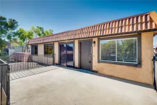 Photo #2: 2304601 Listing