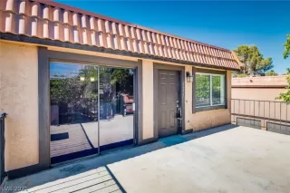 Photo #3: 2304601 Listing