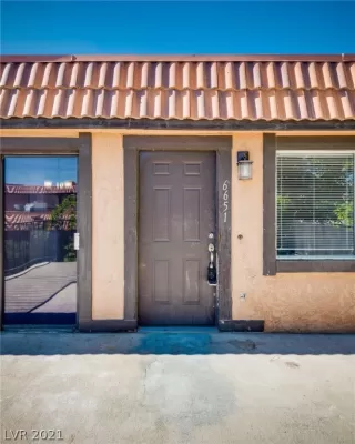 Photo #4: 2304601 Listing