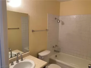 Photo #4: 2304611 Listing 