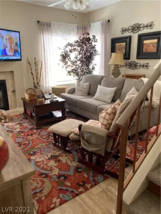 Photo #2: 2304616 Listing