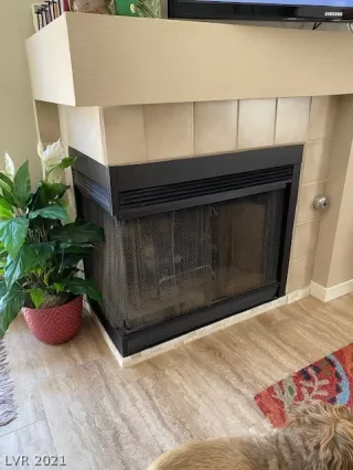 Photo #3: 2304616 Listing