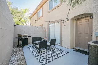 Photo #4: 2304659 Listing