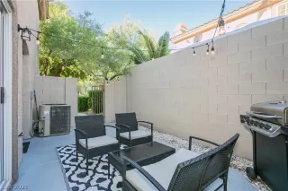 Photo #6: 2304659 Listing