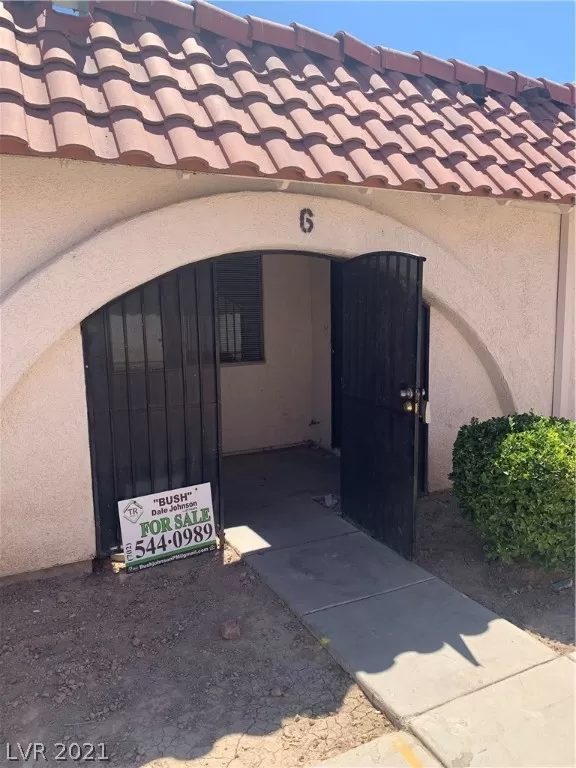 MLS: 2304670 Condo For Sale