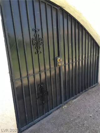 Photo #1: 2304670 Listing