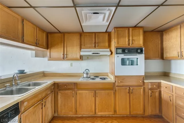 MLS: 2304673 Condo For Sale