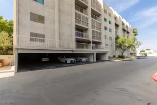 Photo #3: 2304673 Listing