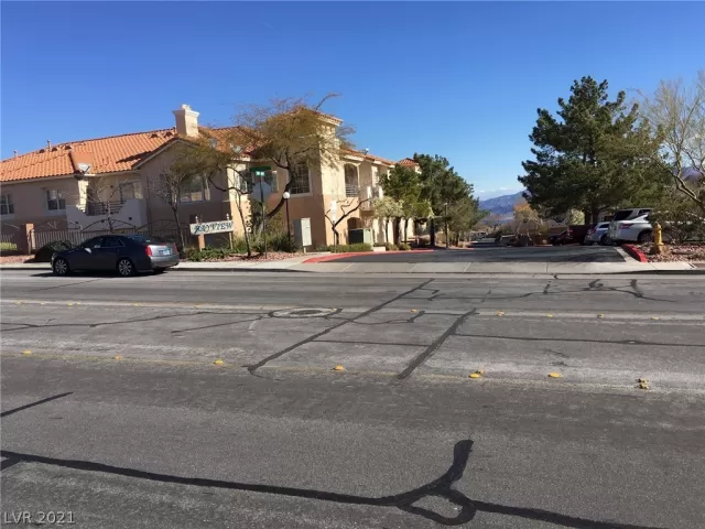 MLS: 2304713 Condo For Sale