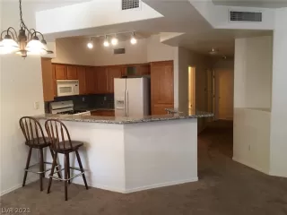 Photo #1: 2304713 Listing