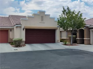 Photo #2: 2304749 Listing