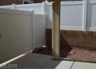 Photo #6: 2304749 Listing