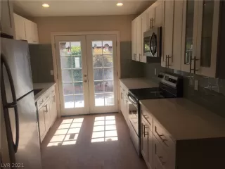 Photo #4: 2304770 Listing 