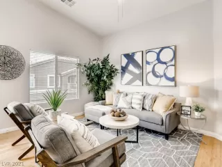 Photo #1: 2304772 Listing