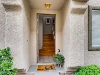 Photo #3: 2304772 Listing