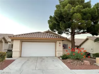 Photo #1: 2304783 Listing