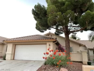 Photo #2: 2304783 Listing