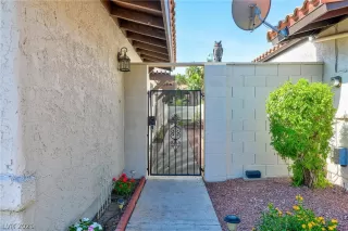 Photo #3: 2304785 Listing