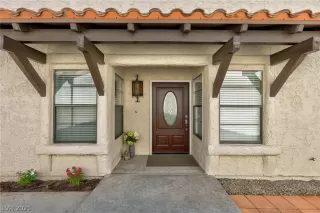 Photo #6: 2304785 Listing