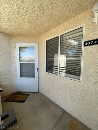 Photo #4: 2304793 Listing 