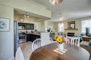 Photo #2: 2304816 Listing 