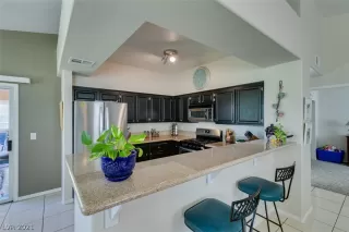Photo #3: 2304816 Listing 