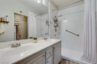 Photo #6: 2304816 Listing 