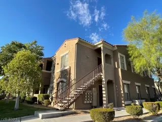 Photo #1: 2304824 Listing