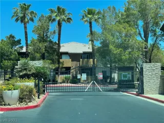 Photo #1: 2304843 Listing