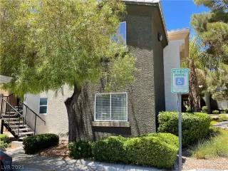 Photo #2: 2304843 Listing