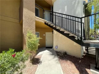 Photo #4: 2304843 Listing