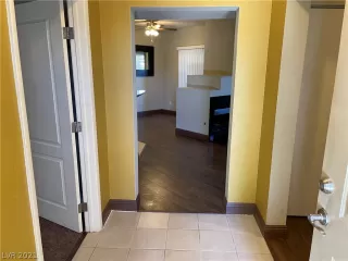 Photo #5: 2304843 Listing