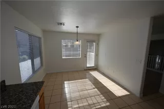 Photo #6: 2304844 Listing 