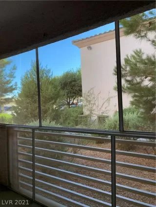 Photo #4: 2304858 Listing 